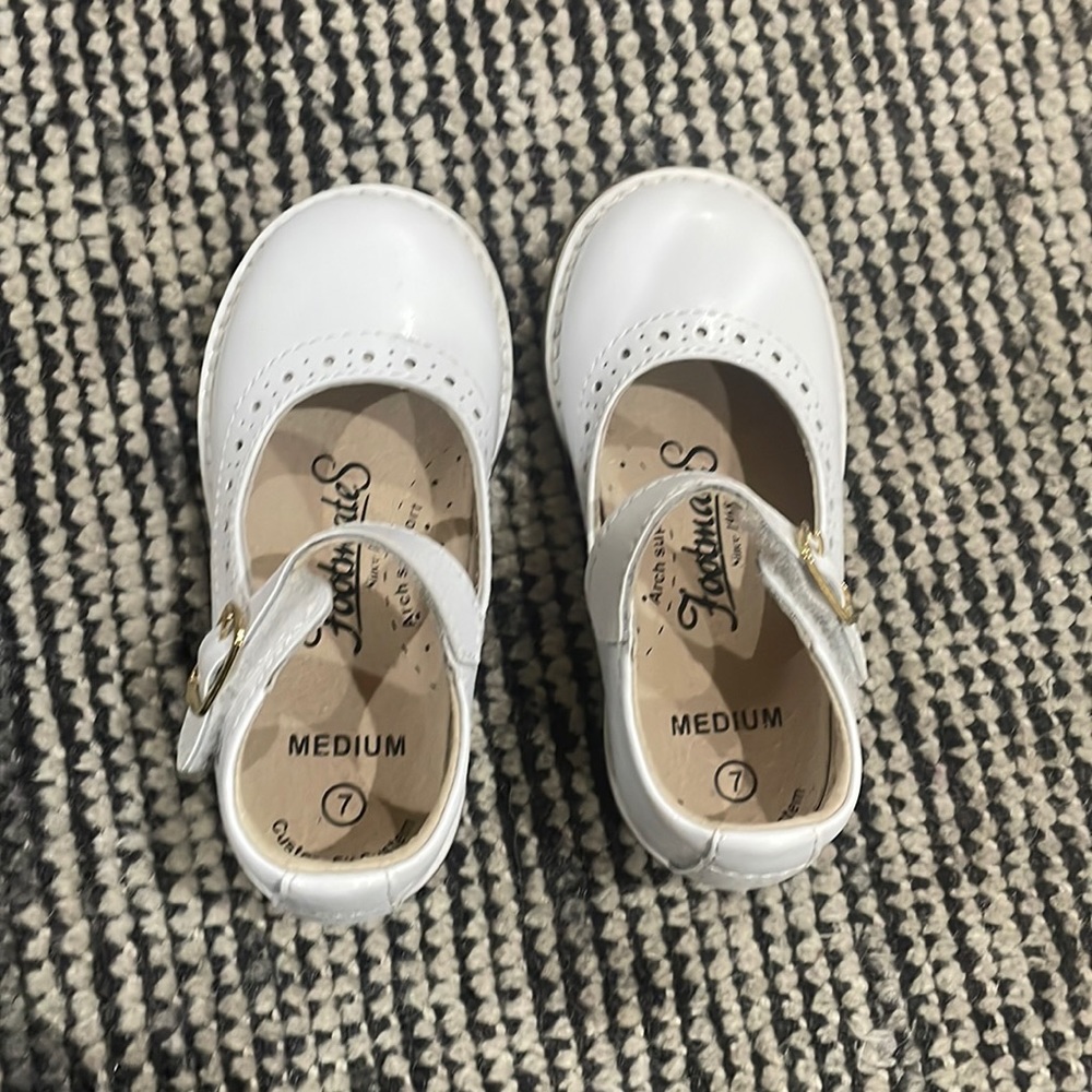 Never worn footmates size 7 Mary Janes